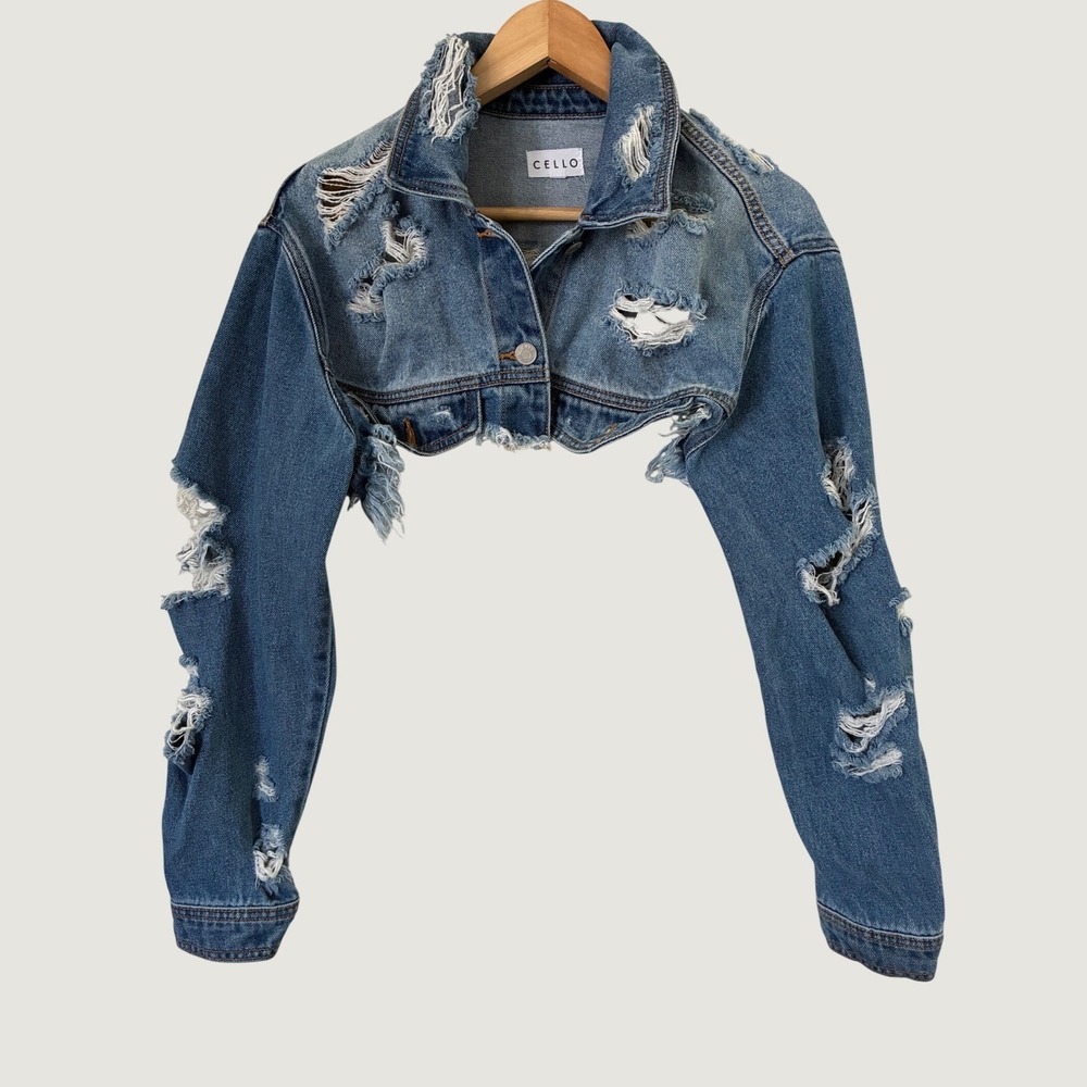 Cello Ultra Cropped Distressed Denim Jacket Medium Wash Festival Streetwear M